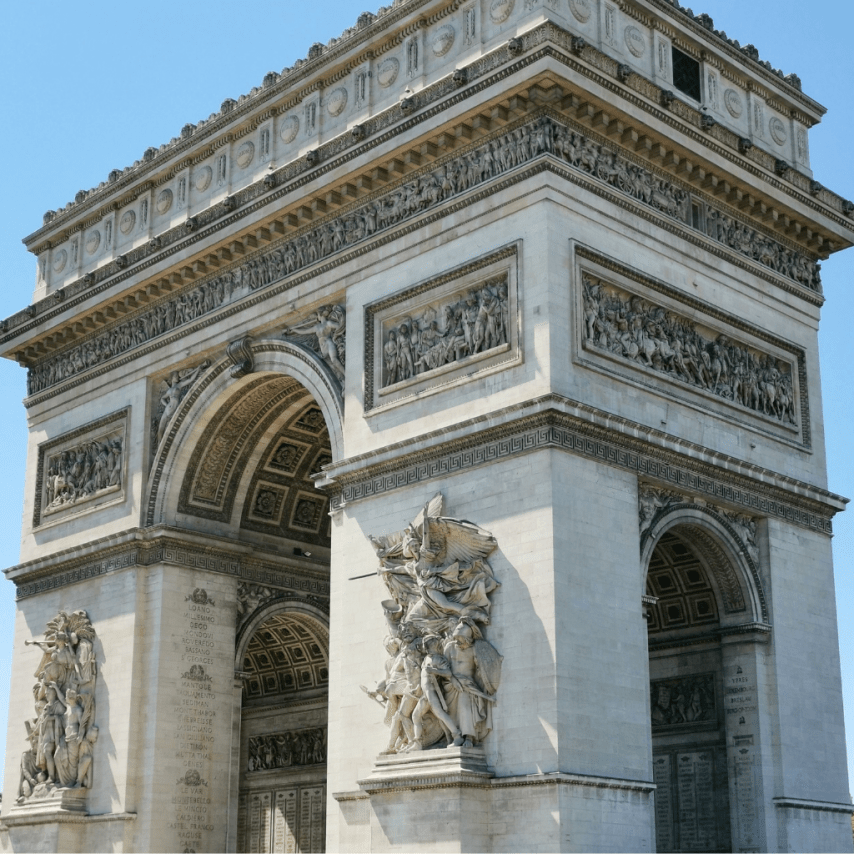 L’ARC DE TRIOMPHE : HISTOIRE, SYMBOLES ET VUES SUR PARIS