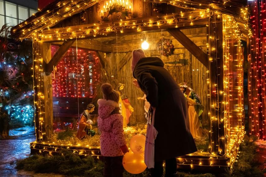 Les Spectacles de Noël à Paris : Une Féérie à Vivre en Famille