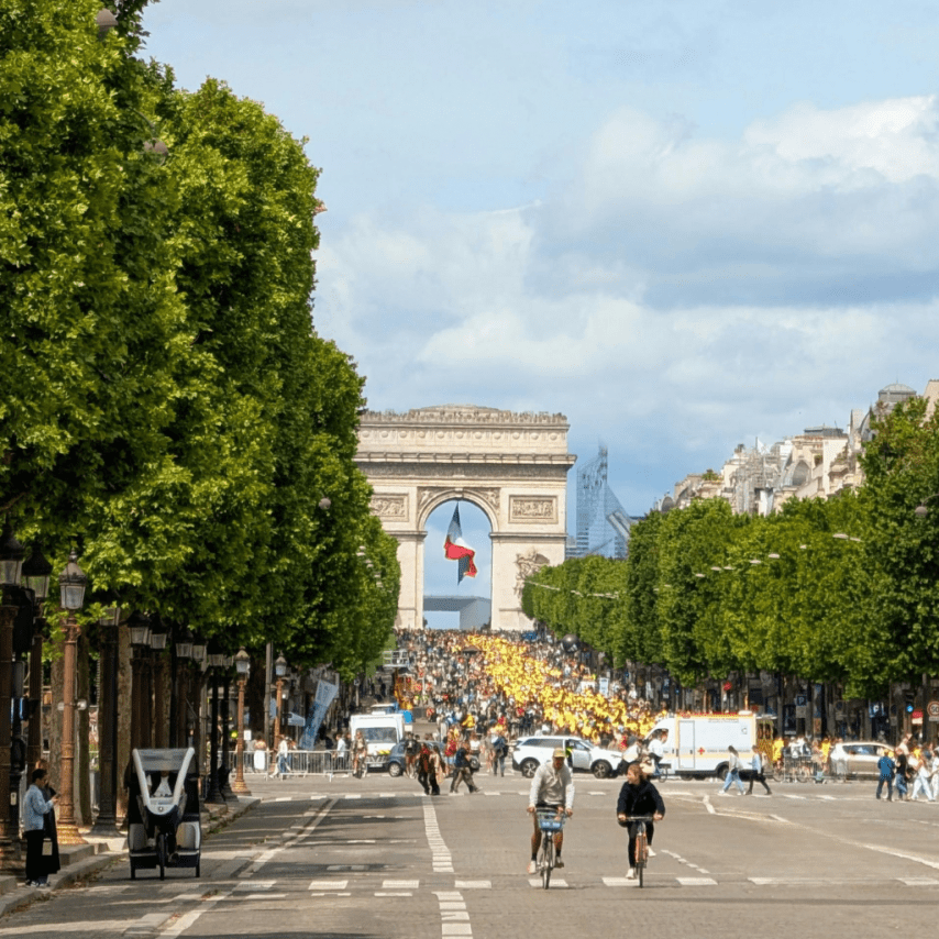 VIVRE LE TOUR DE FRANCE À PARIS : L’ARRIVÉE MYTHIQUE SUR LES CHAMPS-ÉLYSÉES